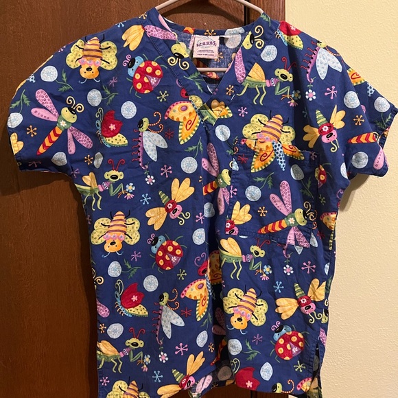 scrub top - Picture 2 of 3